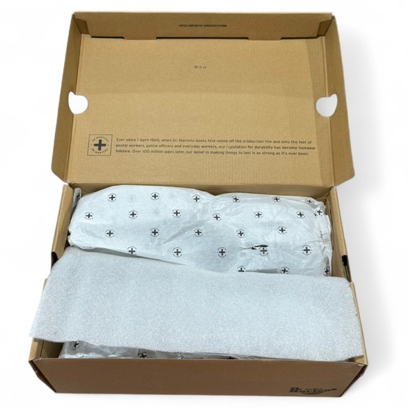 Dr. Martens Bethan Piercing Mary Jane Platform Shoes, Size 10, RARE NEW IN BOX - Picture 3 of 12